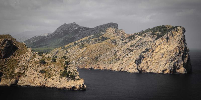 企业黄页24:解锁全球公司名录,构建高效商业联系的数字基石